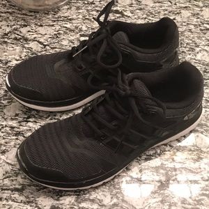 Women’s Adidas CloudFoam Tennis Shoes